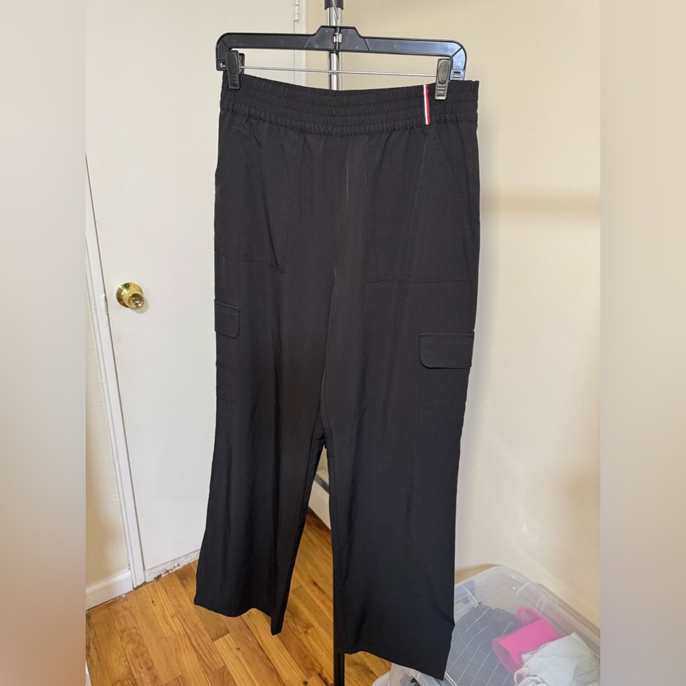 Tommy Hilfiger black pants size small.